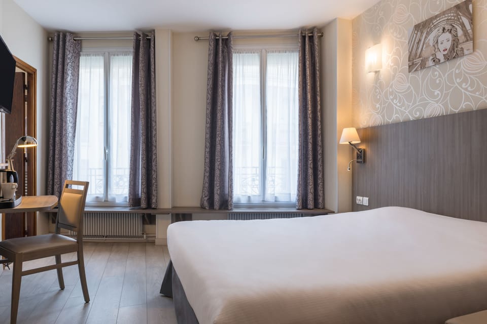 Double Room (Double Room Douche) | In-room safe, soundproofing, free WiFi, bed sheets
