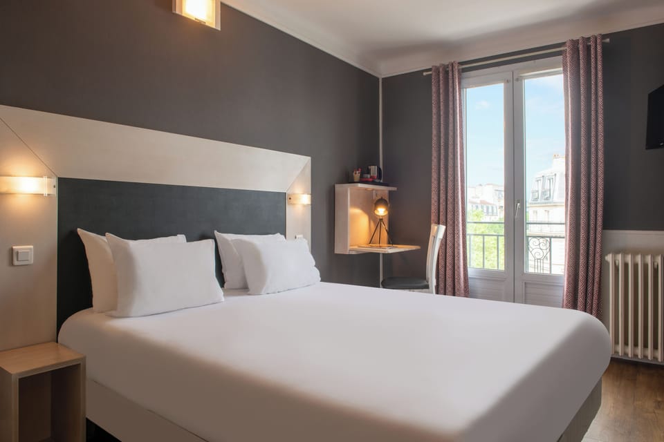 In-room safe, desk, soundproofing, free WiFi