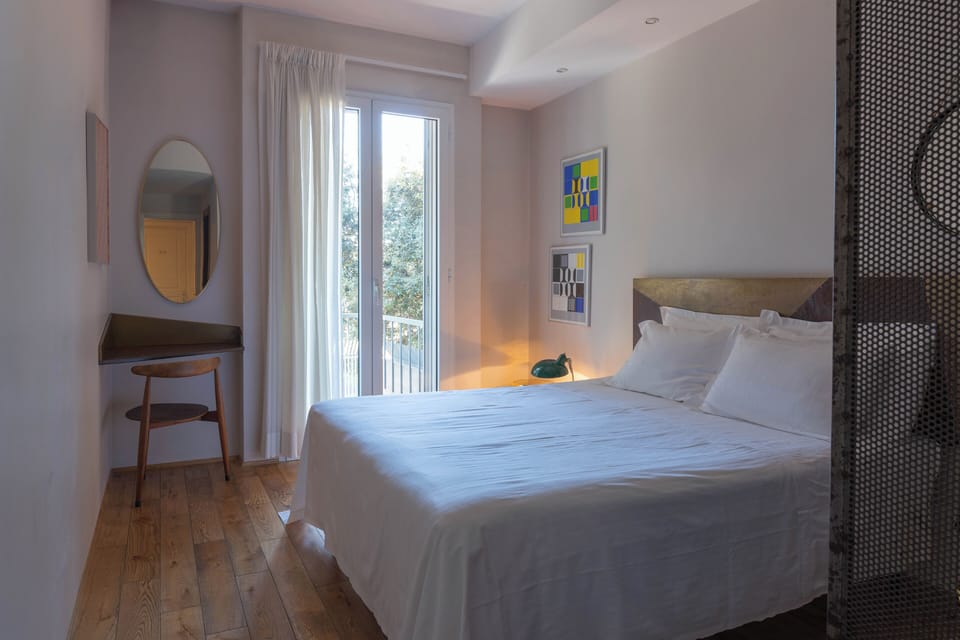 Minibar, in-room safe, individually decorated, individually furnished