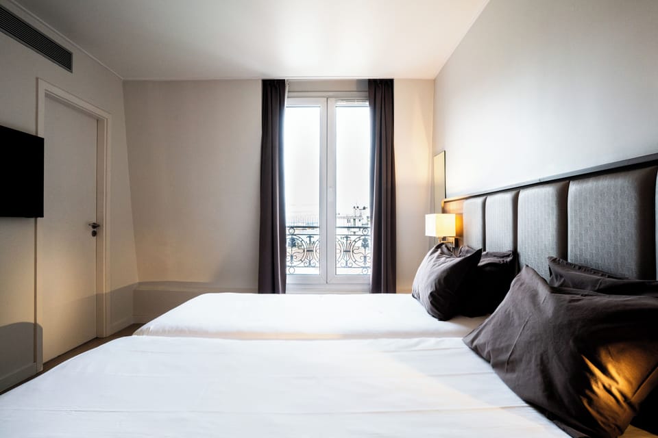 Superior Twin Room | In-room safe, desk, blackout drapes, soundproofing