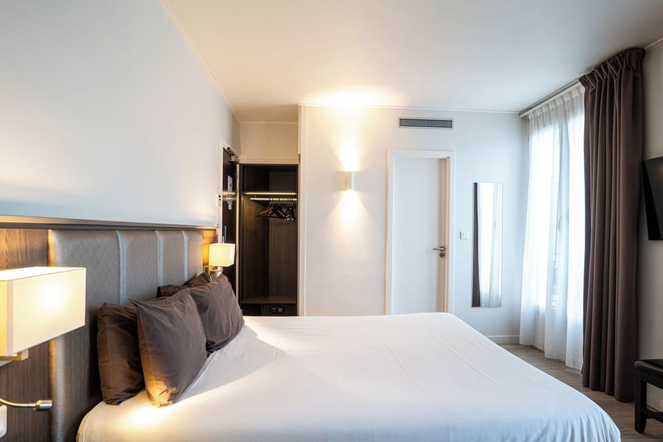 In-room safe, desk, blackout drapes, soundproofing