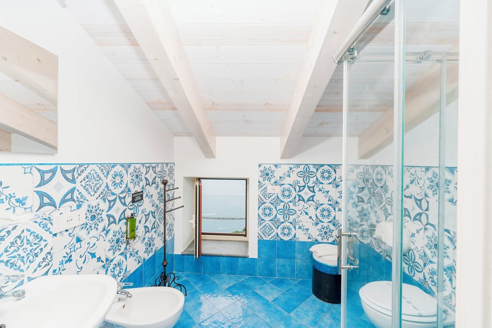 Double Room, Sea View (Depandance) | Bathroom | Free toiletries, hair dryer, bidet, towels