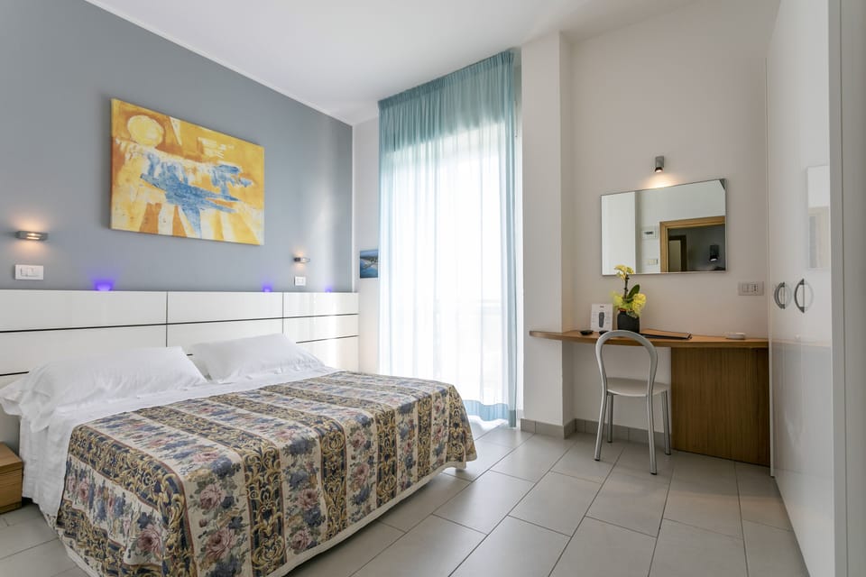 Standard Room | In-room safe, desk, blackout drapes, free WiFi