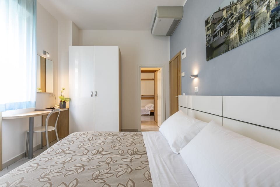 Family Apartment | In-room safe, desk, blackout drapes, free WiFi