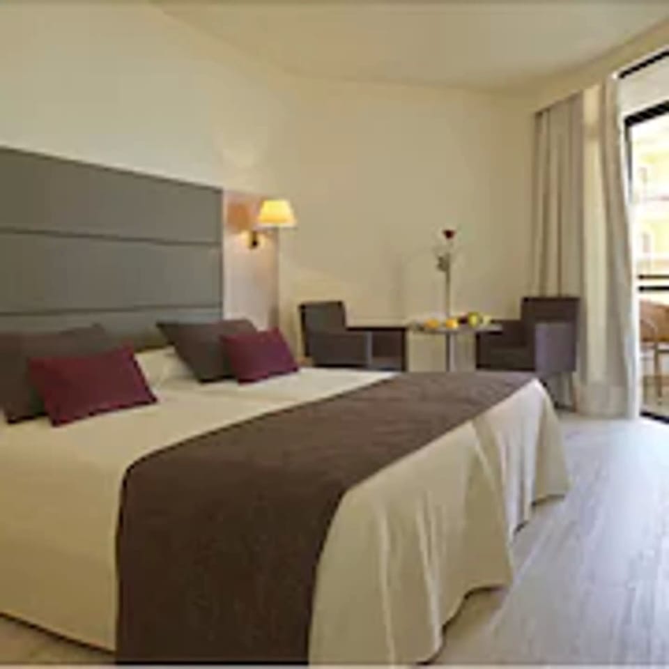 Double or Twin Room, Balcony, Partial Sea View | Desk, blackout drapes, free WiFi, bed sheets