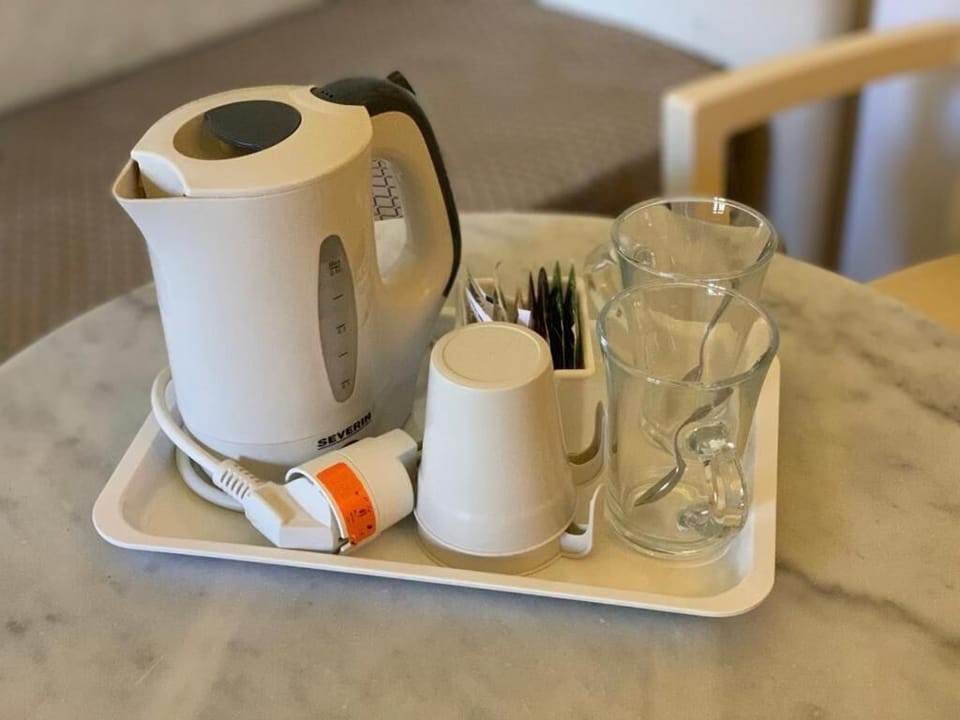 Coffee/tea maker