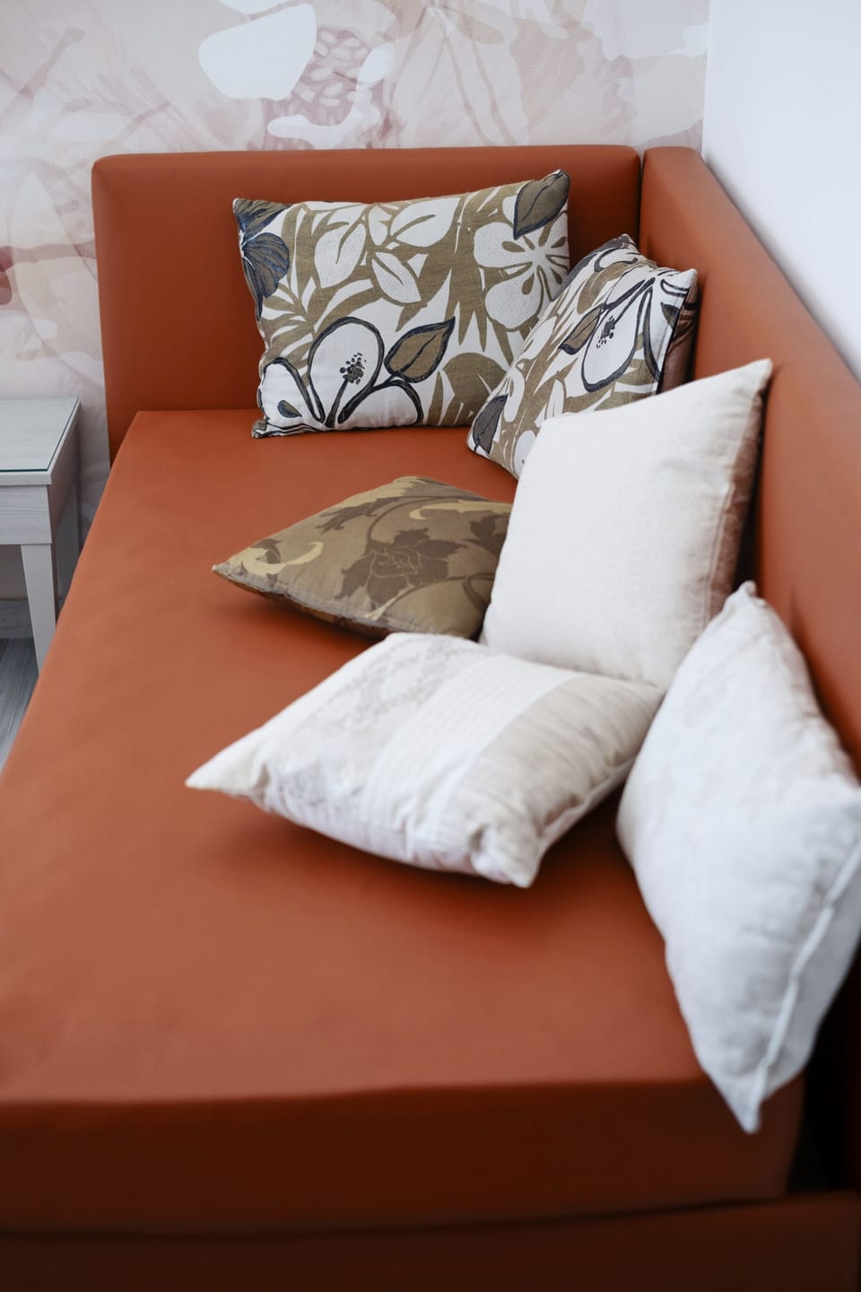 In-room safe, desk, soundproofing, cribs (surcharge)