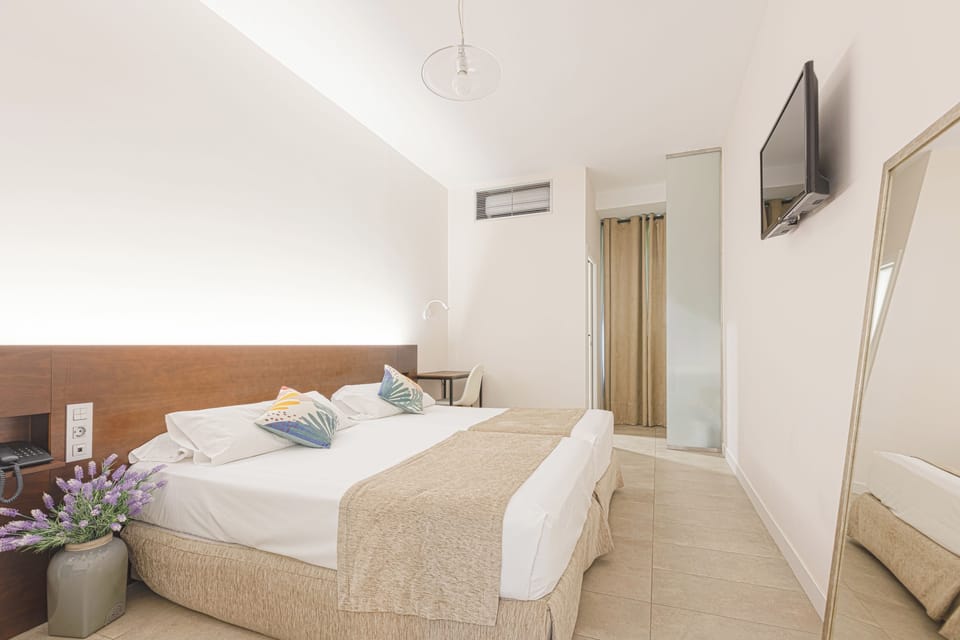 Superior Double Room | In-room safe, blackout drapes, soundproofing, free cribs/infant beds