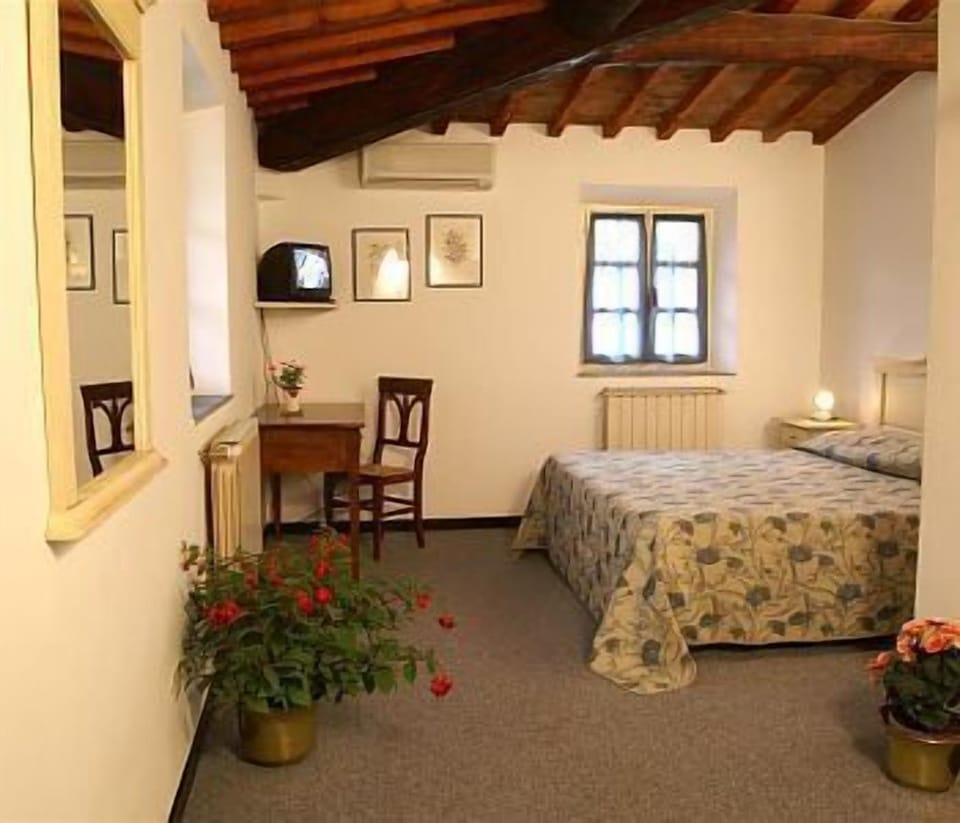 Double Room | In-room safe, desk, rollaway beds