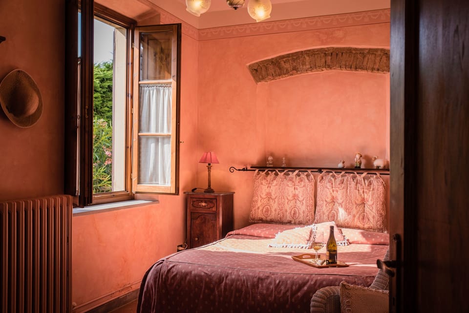 Apartment, 2 Bedrooms (5 Adults) | Down comforters, Select Comfort beds, free WiFi, bed sheets