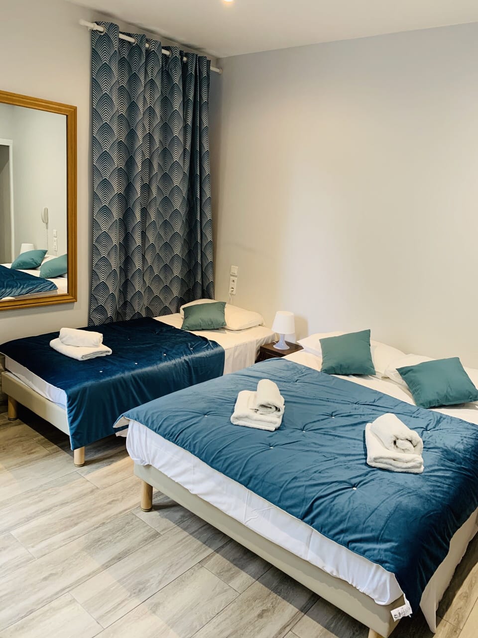 Triple Room | In-room safe, desk, soundproofing, free cribs/infant beds