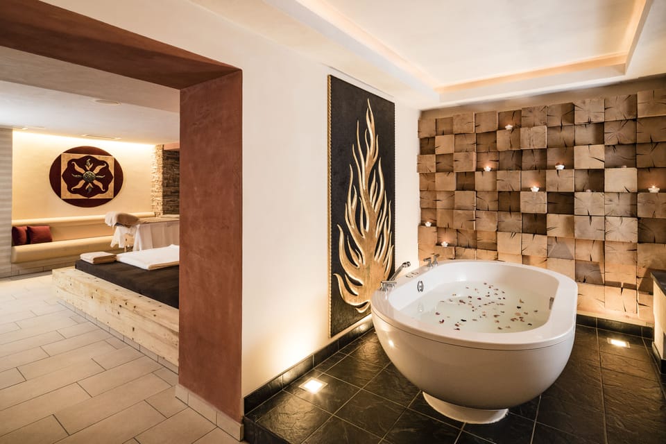 Sauna, hot tub, steam room, Turkish bath, body treatments