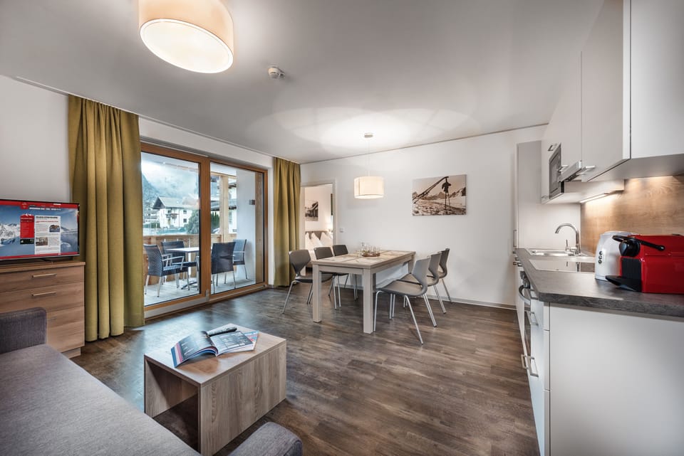 Standard - Studio, Kitchen, Mountain View (Studio Alpine, exclusive 100 EUR Cleaning fee | Cribs/infant beds, free WiFi, bed sheets