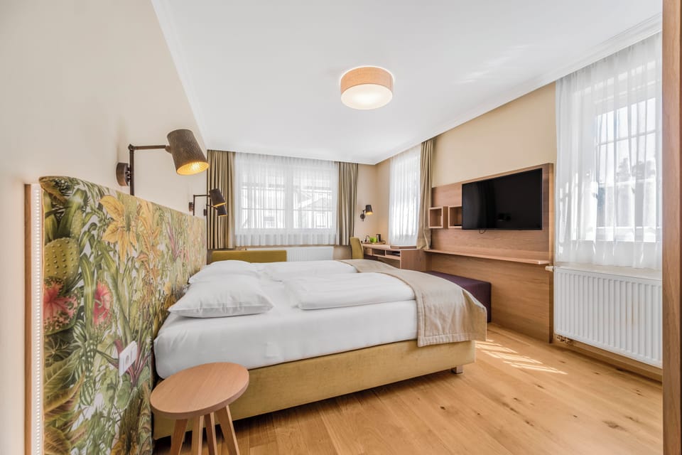 Superior Double Room, Non Smoking | Hypo-allergenic bedding, in-room safe, desk, blackout drapes