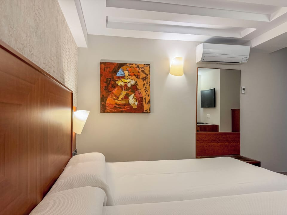 Double Room | In-room safe, desk, rollaway beds, free WiFi