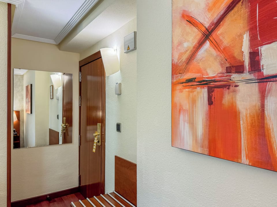 Single Room | In-room safe, desk, rollaway beds (surcharge), WiFi (free)