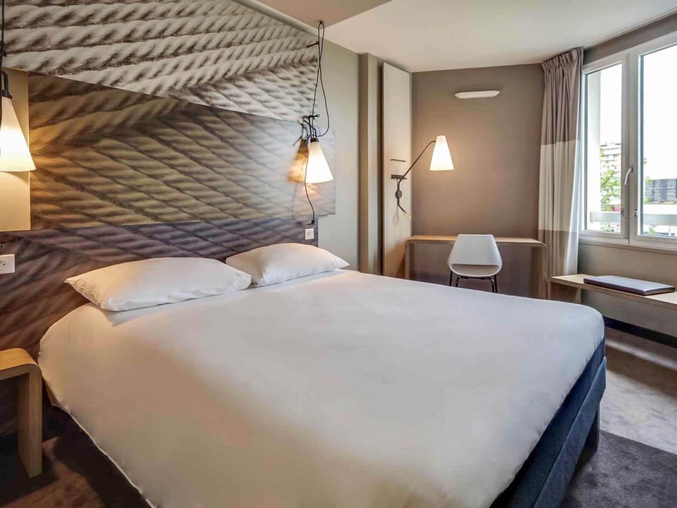 Standard Double Room, 1 Double Bed | Premium bedding, desk, blackout drapes, soundproofing