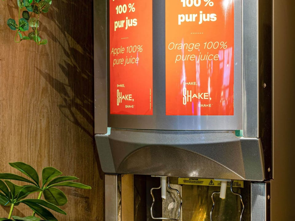 Daily buffet breakfast (EUR 13.90 per person)