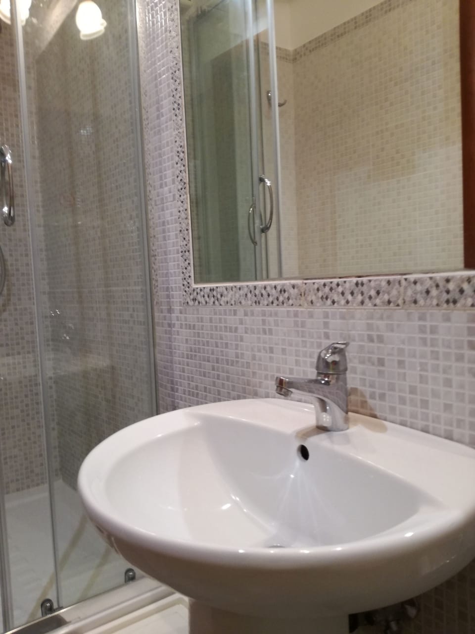 Double Room | Bathroom | Free toiletries, hair dryer, bidet