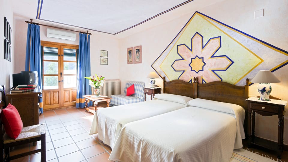 Double Room | 2 bedrooms, Egyptian cotton sheets, down comforters, in-room safe