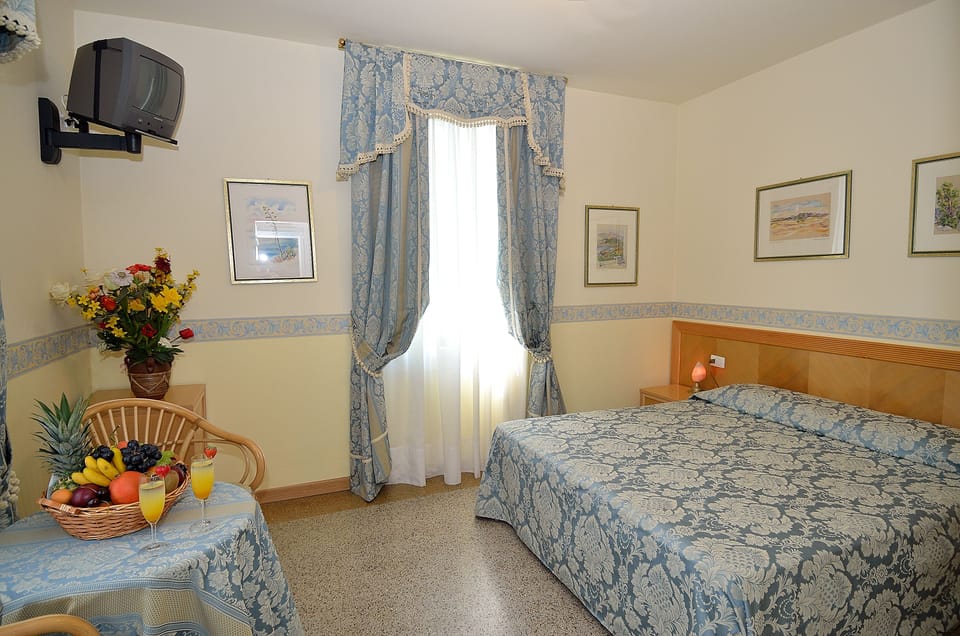 Minibar, in-room safe, free WiFi, bed sheets