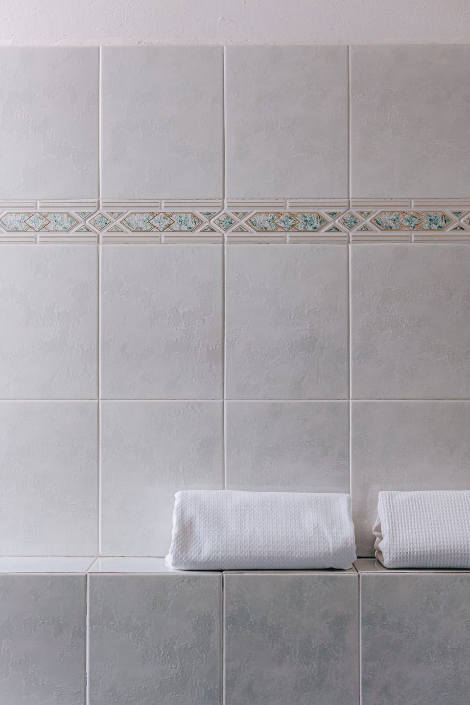 Double Room | Bathroom | Shower, free toiletries, hair dryer, bathrobes