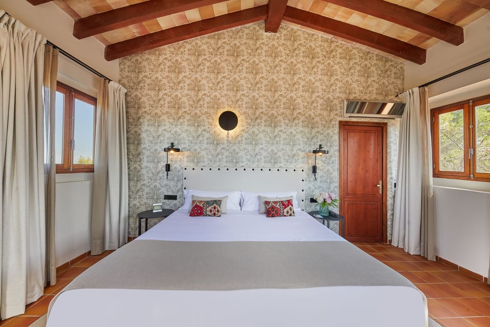 Virrey Suite | Premium bedding, down comforters, minibar, in-room safe