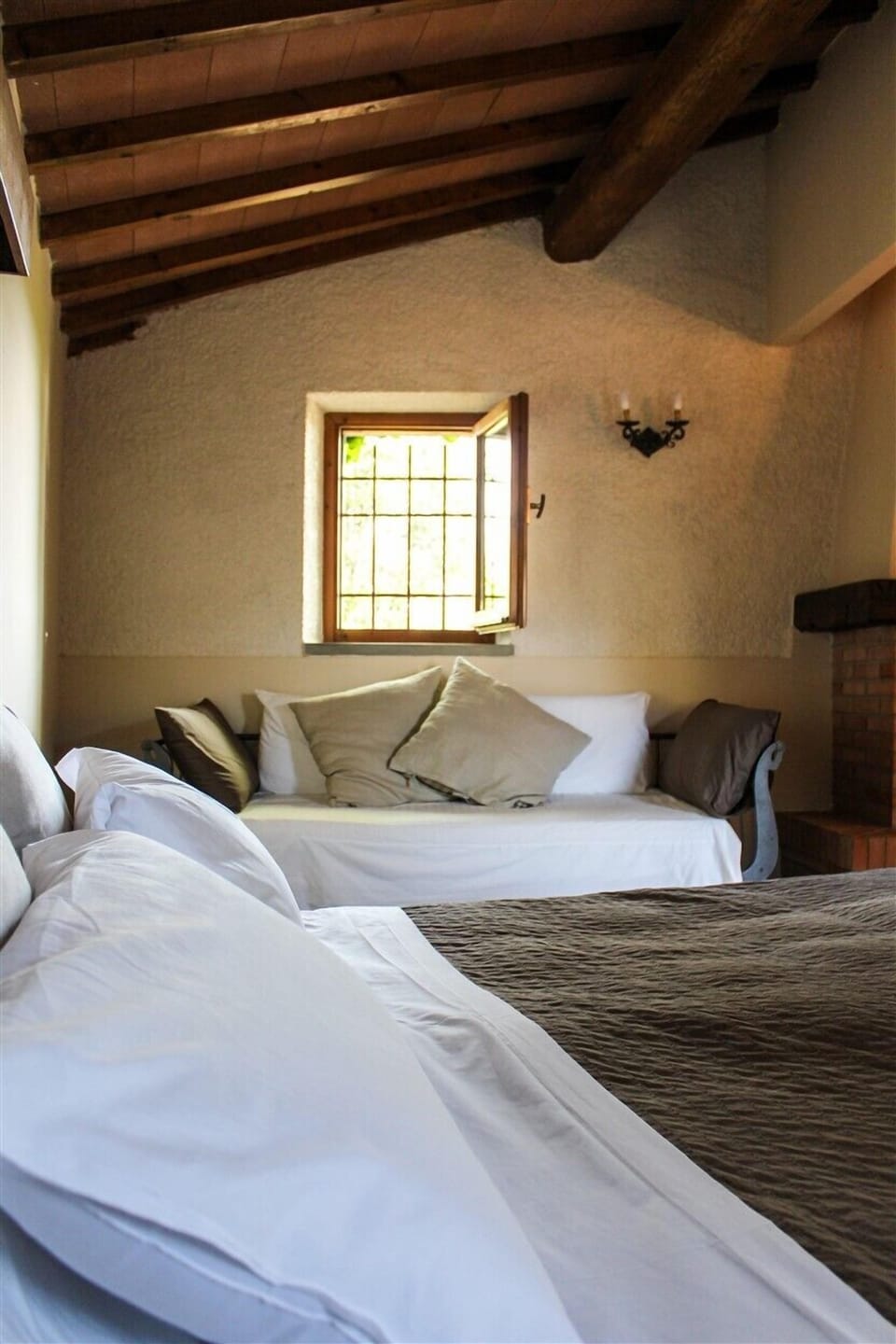 Classic Apartment | In-room safe, iron/ironing board, free cribs/infant beds, free WiFi