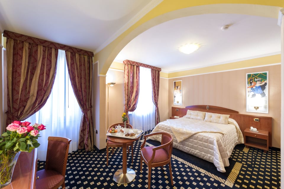 Suite | Egyptian cotton sheets, premium bedding, minibar, in-room safe