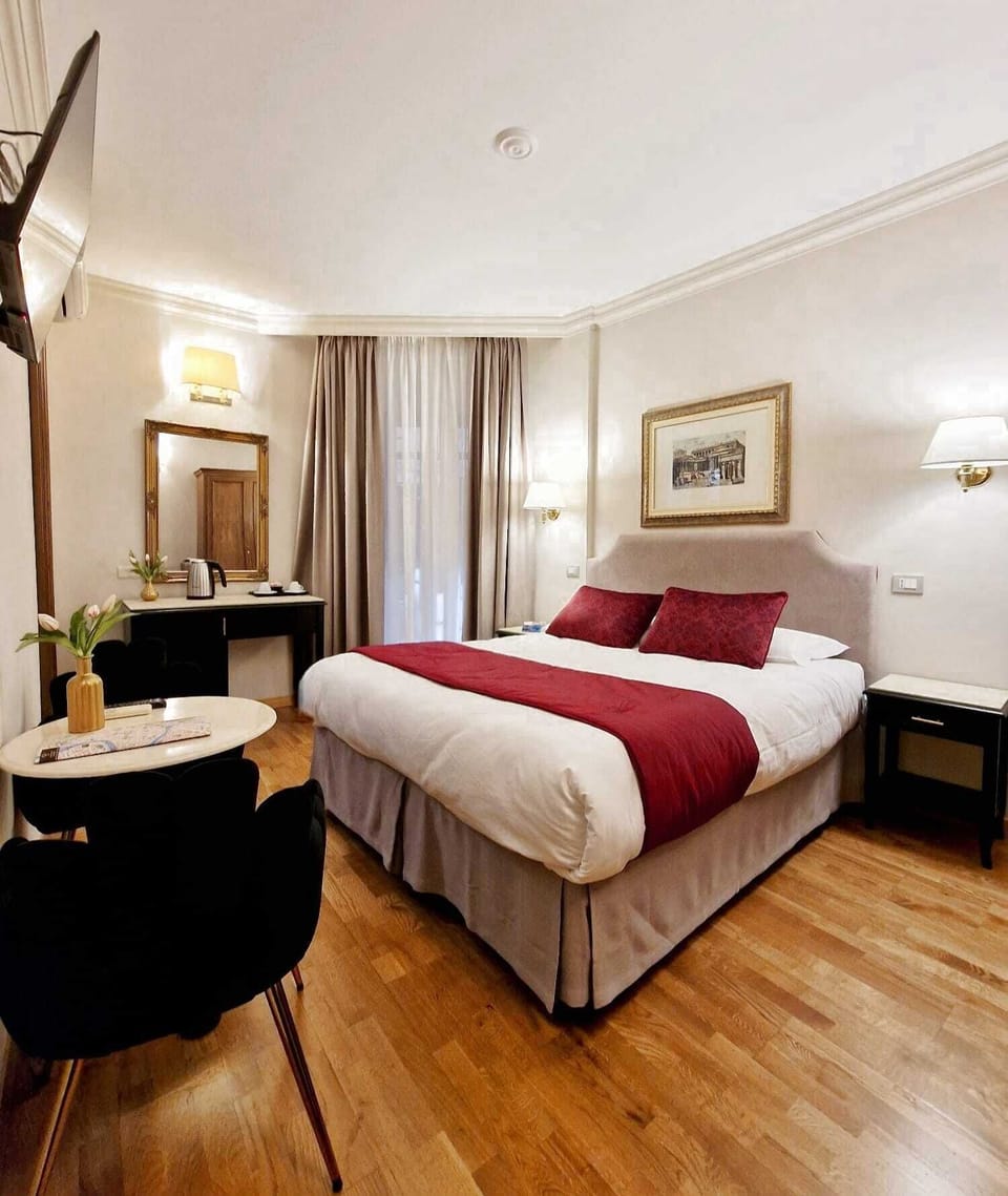 Economy Room | Premium bedding, in-room safe, desk, blackout drapes