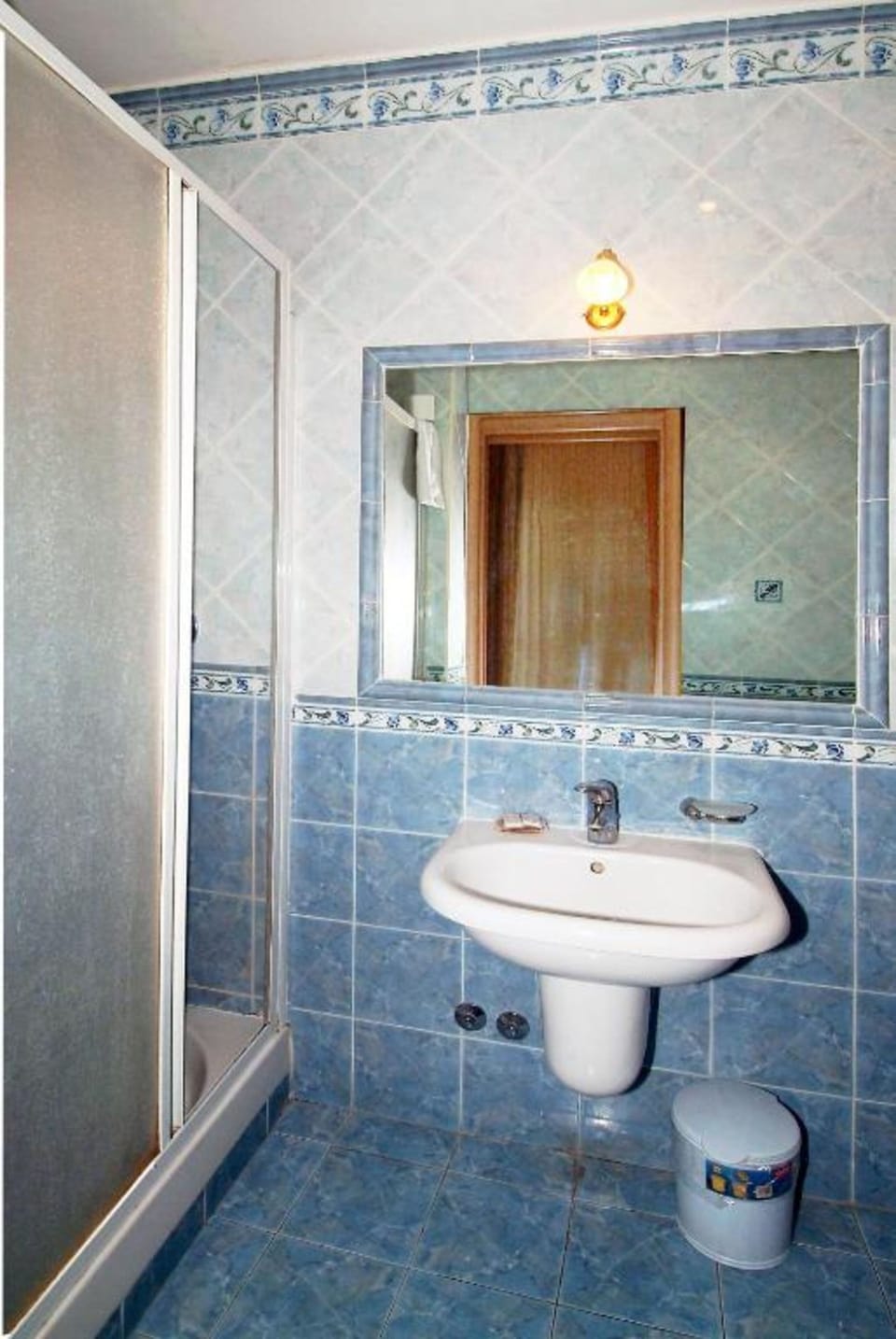 Quadruple Room | Bathroom | Hair dryer, bidet, towels, soap