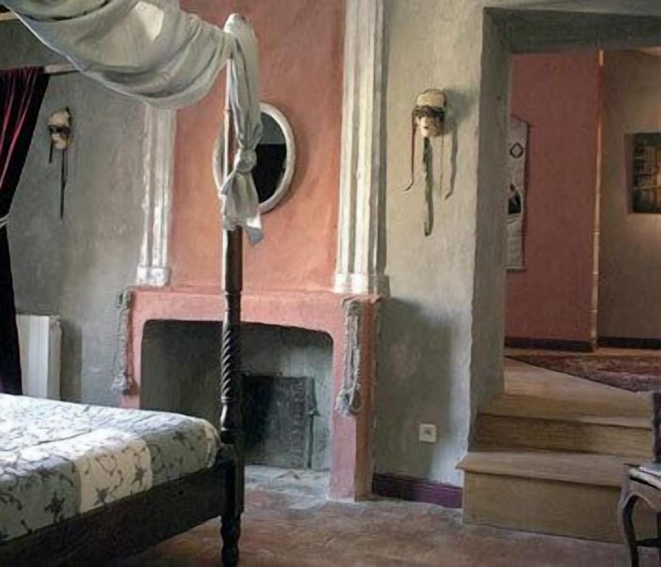 Romantic Triple Room | Frette Italian sheets, Select Comfort beds, soundproofing, WiFi