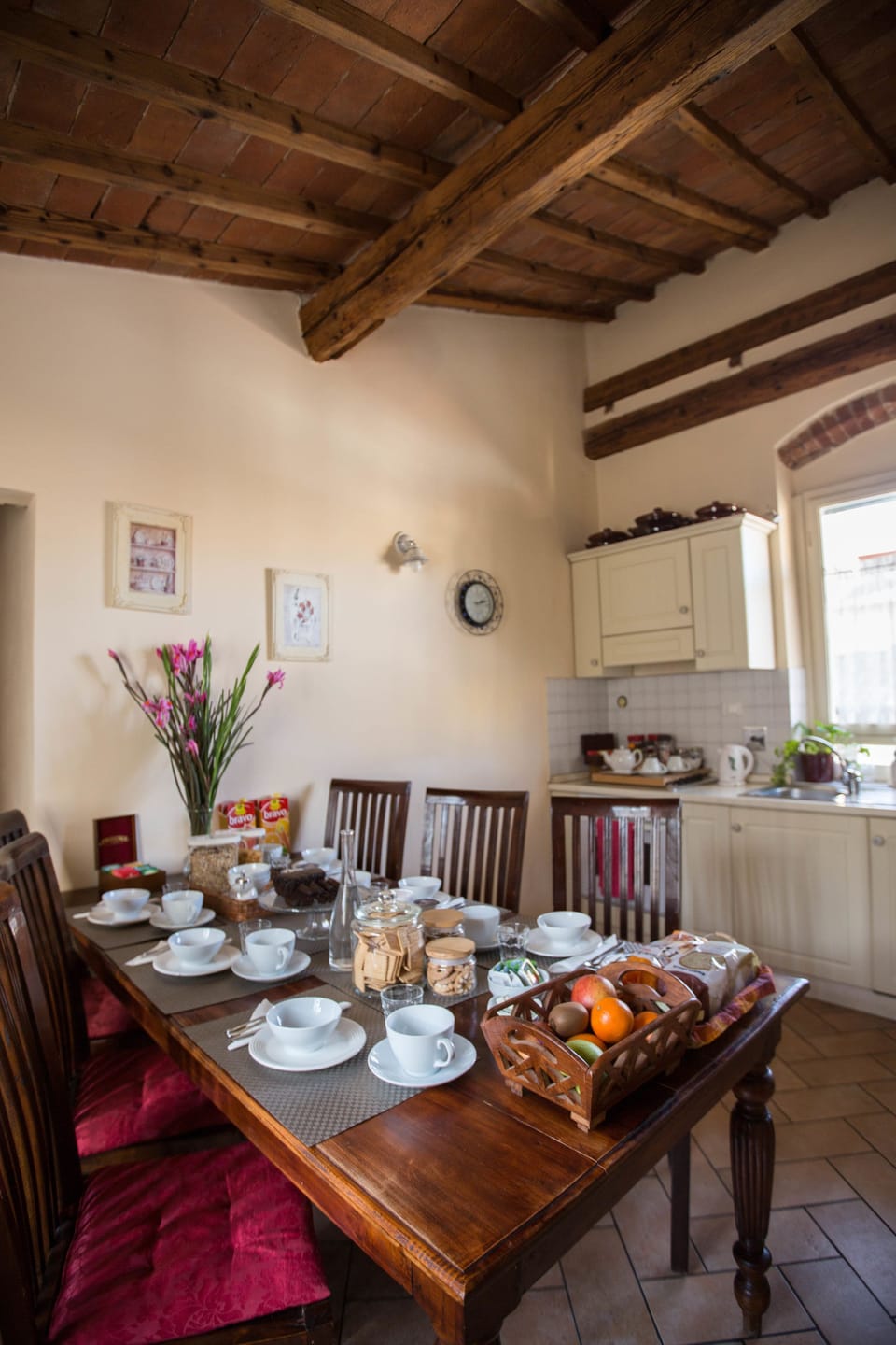 Free daily continental breakfast