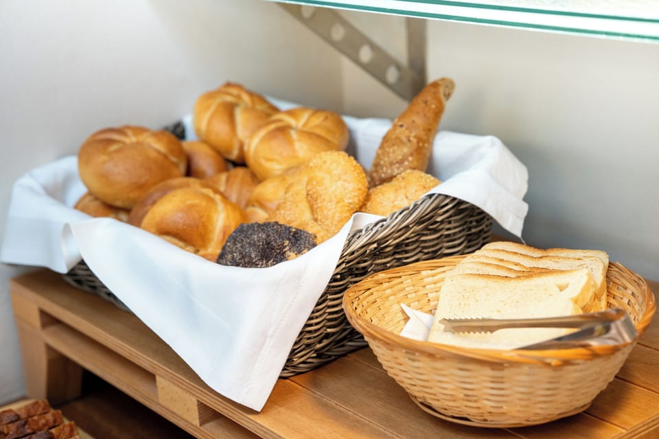 Daily buffet breakfast for a fee