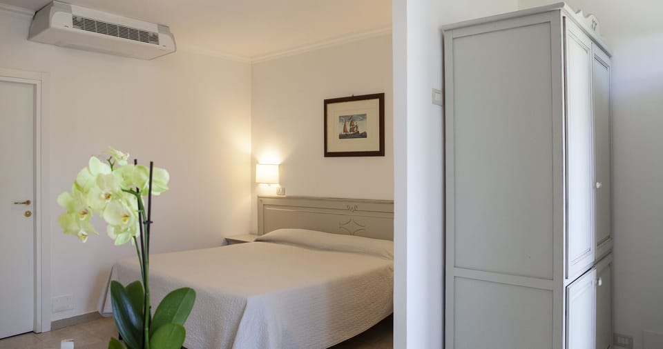 Minibar, in-room safe, desk, soundproofing