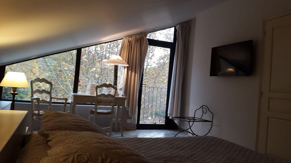 Double room Symphony Mansardée | Premium bedding, minibar, desk, soundproofing