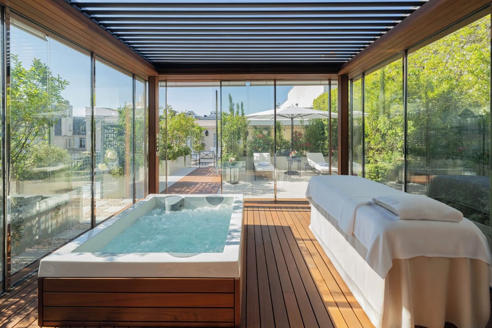 Le Bristol Paris - Oetker Hotels Castle / Palace in Paris
