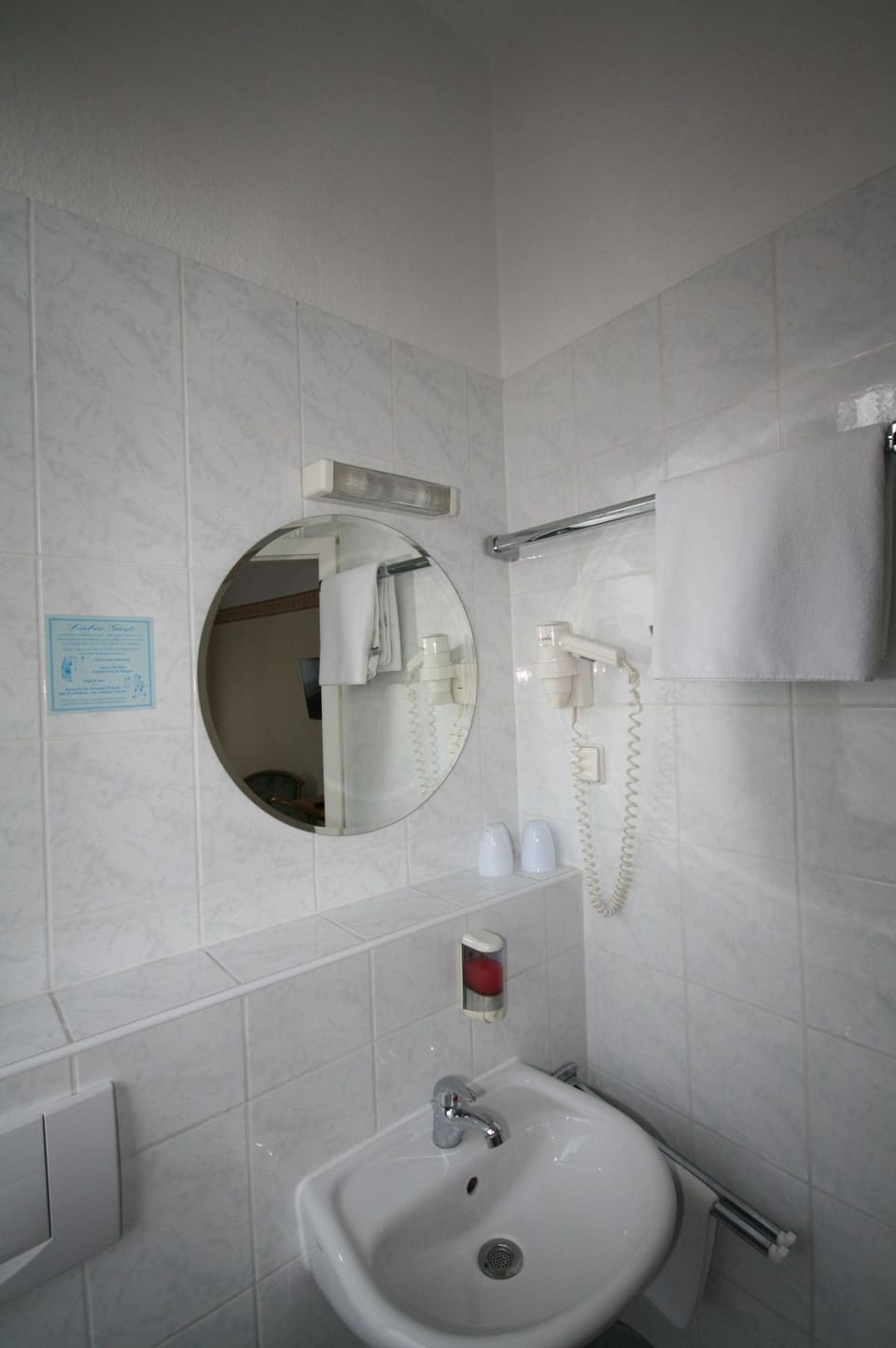 Triple Room | Bathroom sink