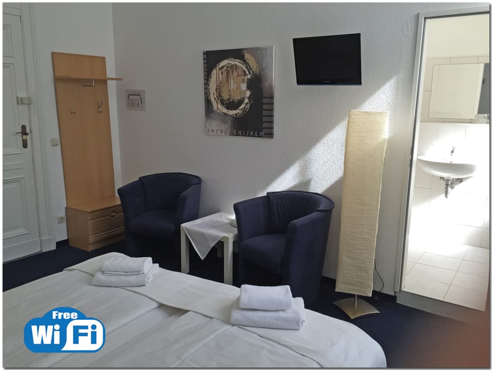 Standard Double Room (Plus) | Hypo-allergenic bedding, in-room safe, blackout drapes