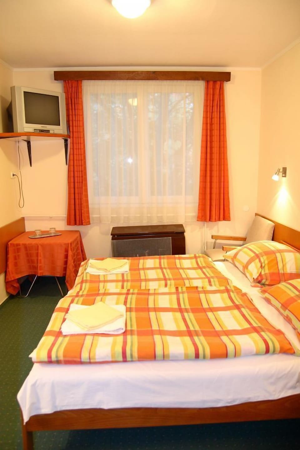 Double Room | Free WiFi, bed sheets