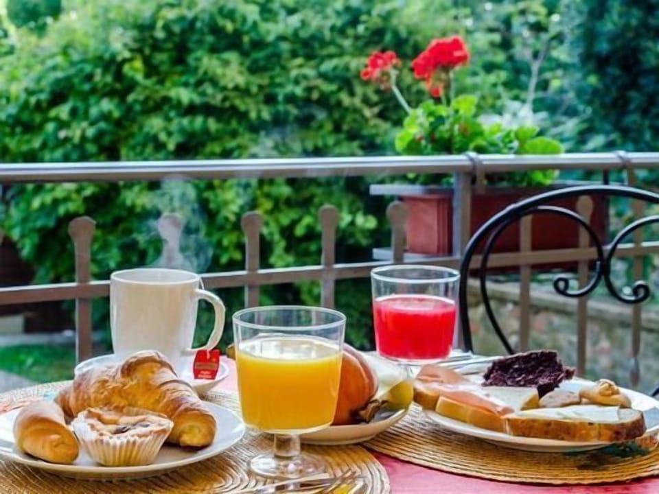 Daily buffet breakfast for a fee