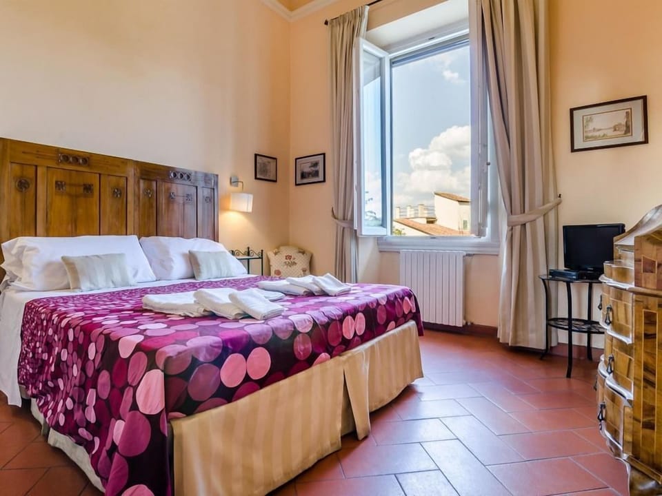 Double Room | Egyptian cotton sheets, premium bedding, down comforters, minibar