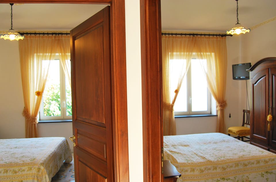 Quadruple Room | Down comforters, pillowtop beds, desk, soundproofing