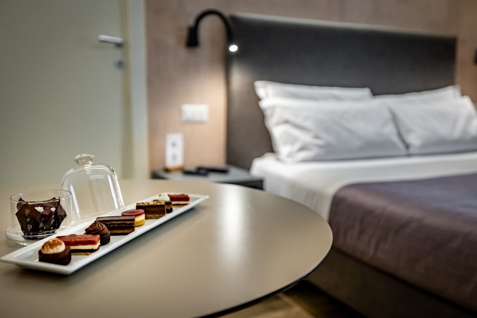 Standard Double Room | Down comforters, in-room safe, desk, laptop workspace