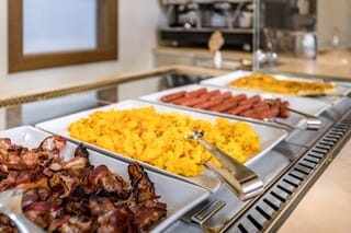 Daily buffet breakfast for a fee