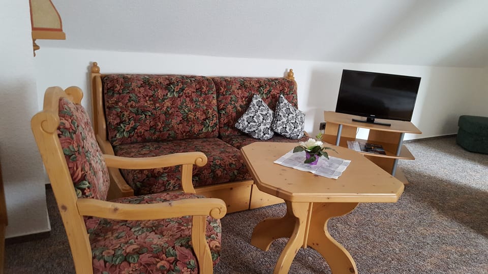 Double Room | In-room dining