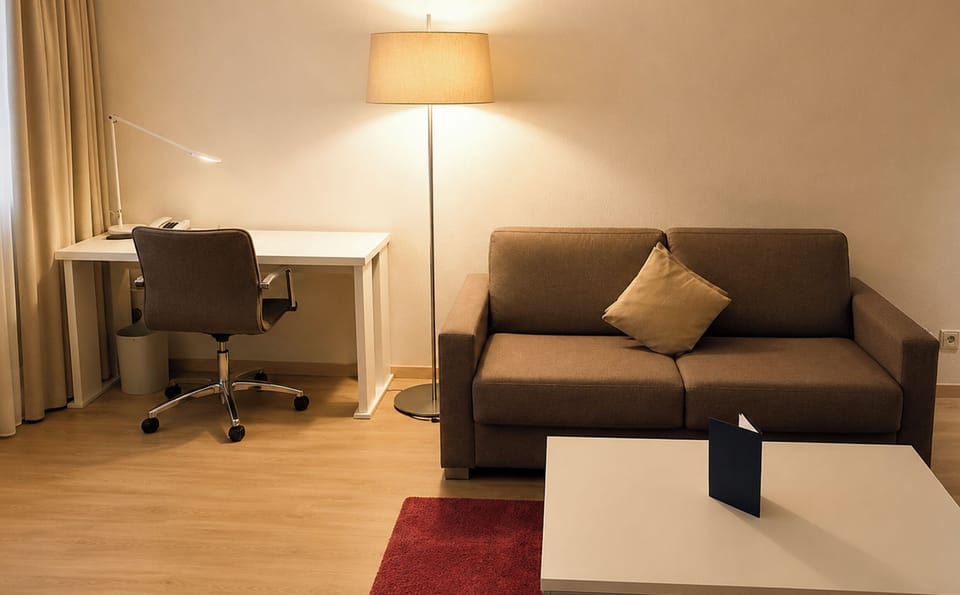 Minibar, in-room safe, desk, free WiFi
