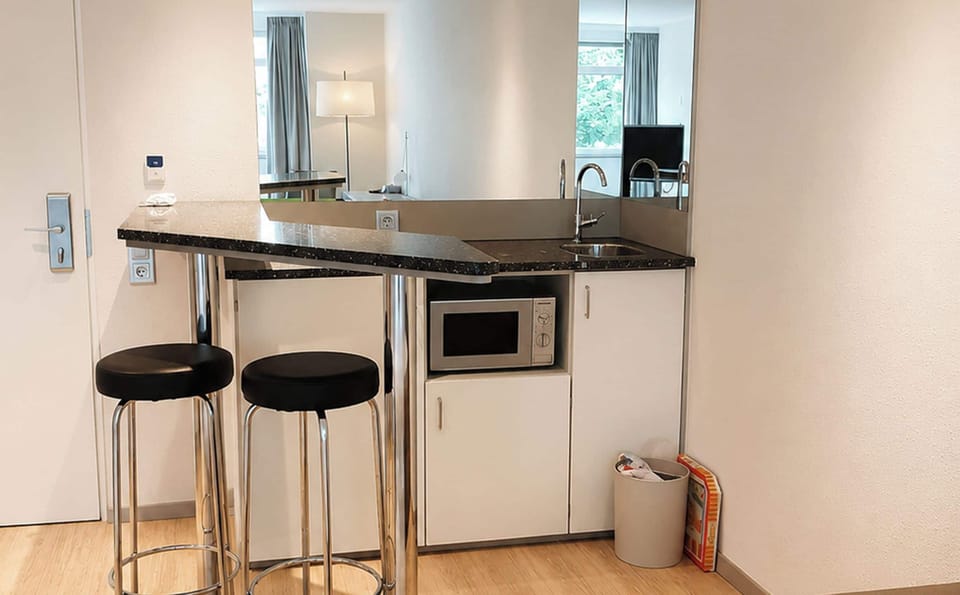 Minibar, in-room safe, desk, free WiFi