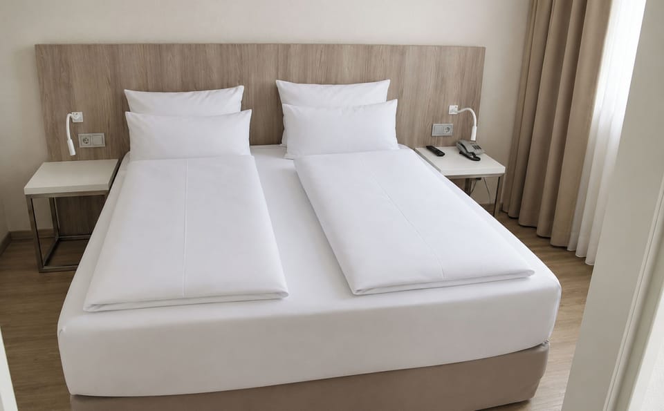 Double Room | Minibar, in-room safe, desk, free WiFi