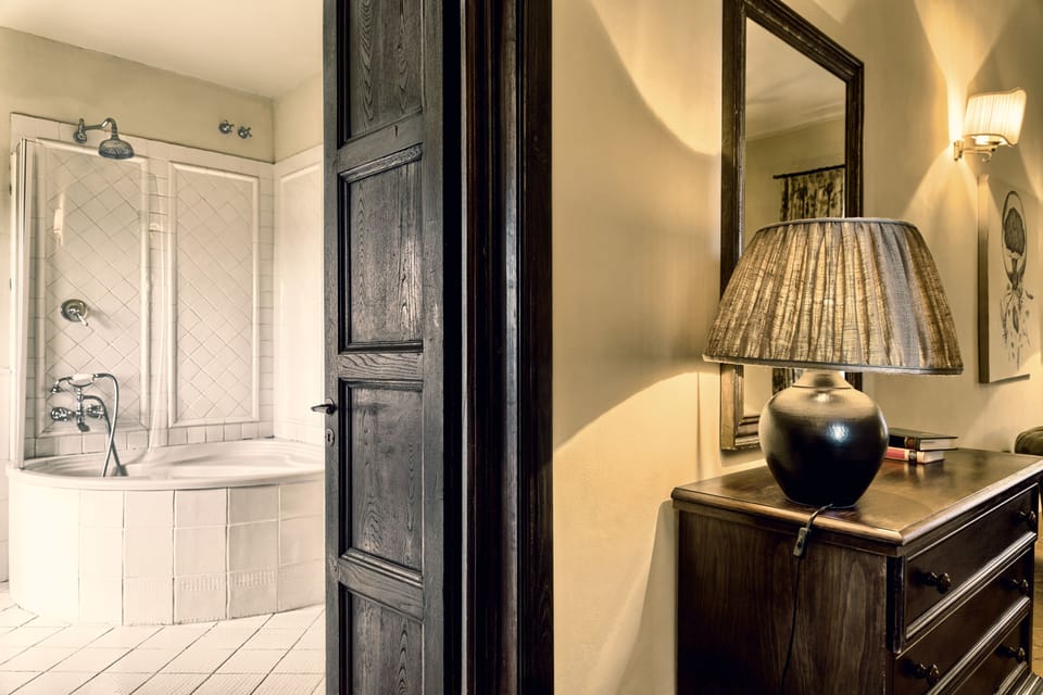 Superior Room | In-room safe, individually decorated, individually furnished, desk